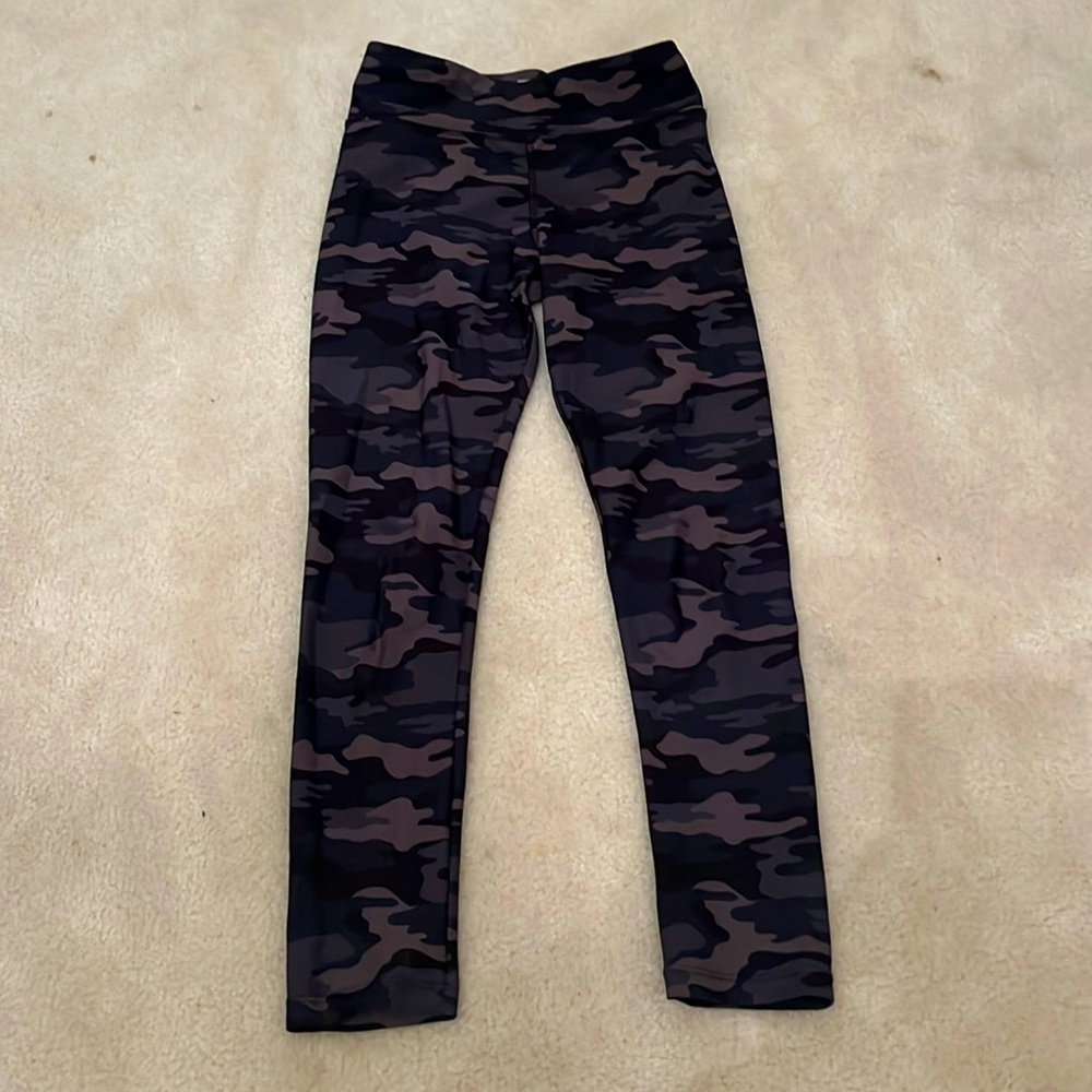 Camo leggings: